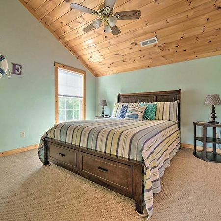 Sevierville Lake House With Deck And Foosball Table! Exterior photo